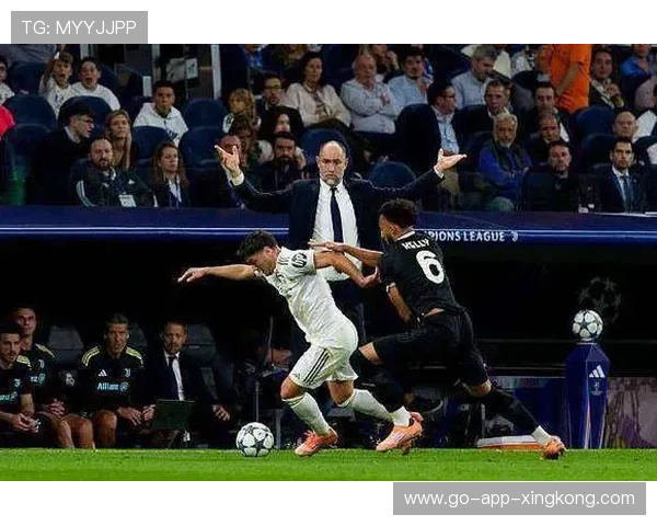 尤文前场高压迫使对方在后场犯错